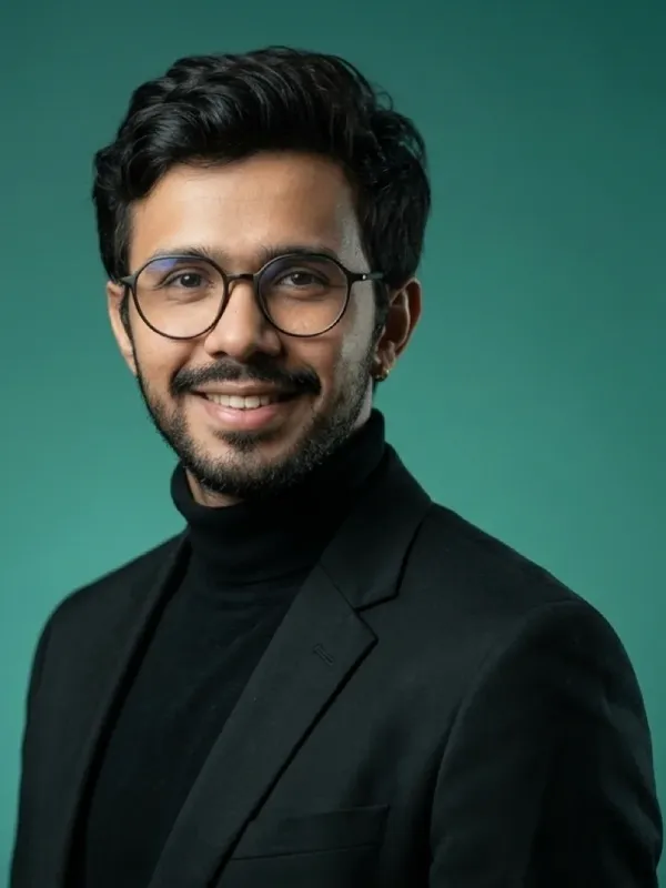 Vashishtha Kapoor — Blogger & Digital Marketer